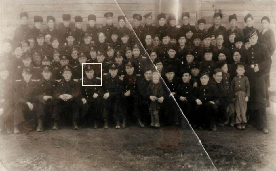 Г.А. Юдаев (первый ряд, пятый слева).